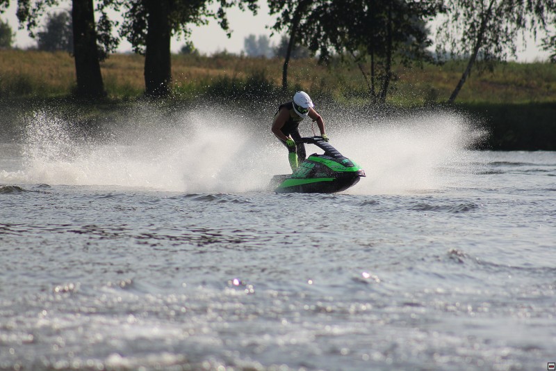 img00107.jpg