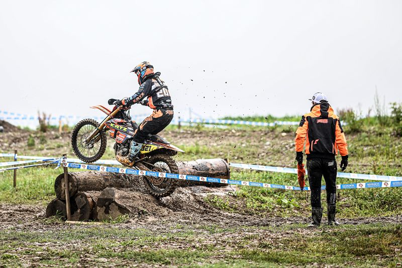 img_enduro_0150.jpg